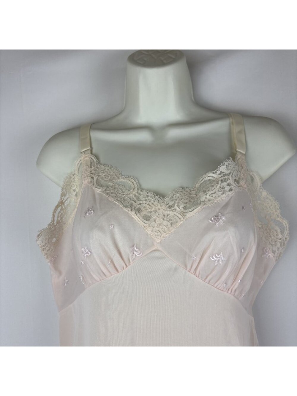 Vtg 1960s Komar dress slip lace bodice slip dress full slip Pale Pink 36 short - Picture 1 of 7